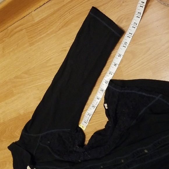 💥3/$10💥 Hollister Boneyard Beach T-Shirt, Navy, size L - Picture 5 of 9